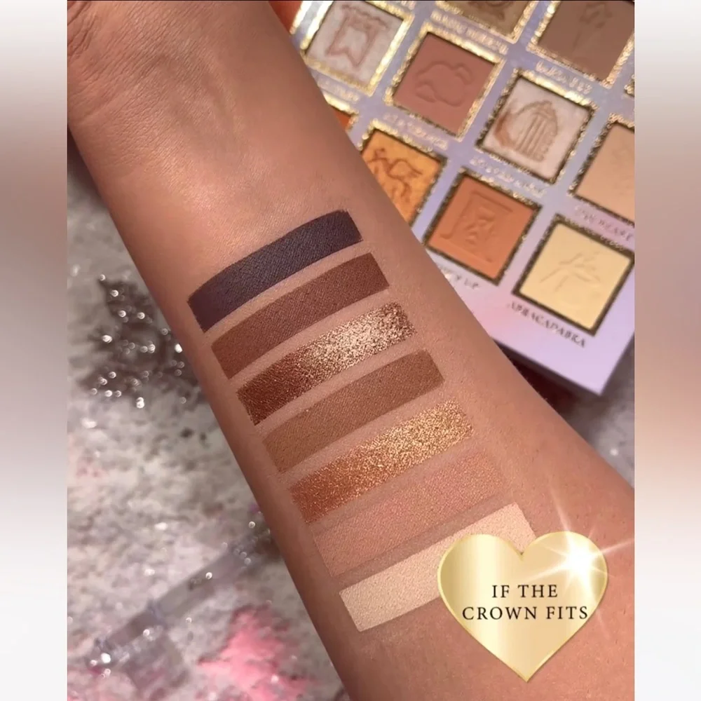 P.Louise If The Crown Fits Eyeshadow Palette - Pink and Gold - Picture 11 of 11